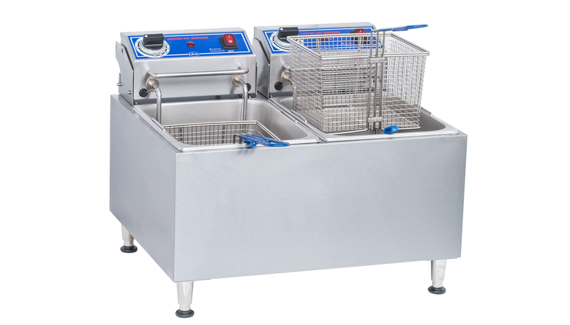 Globe PF32E-C Electric Counter Top Double Well Deep Fryer - 208-240V, 32LBS Total Capacity